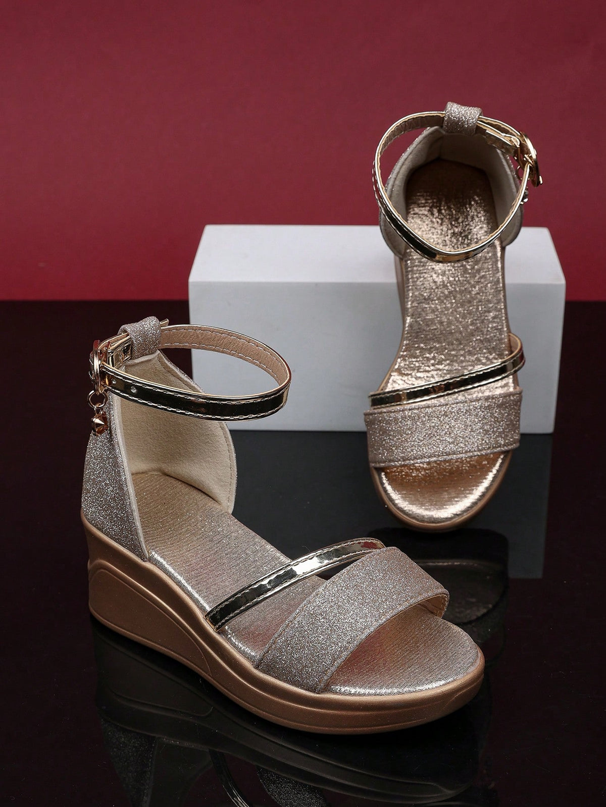 1 Pair Girls' Gold High Heel Sandals, Shiny & Soft PU Fabric, Back Strap Metal Buckle Design, Round Toe, Lightweight & Flexible Thick-Sole, Fashion Princess Style, Suitable For Daily Occasions & Parti