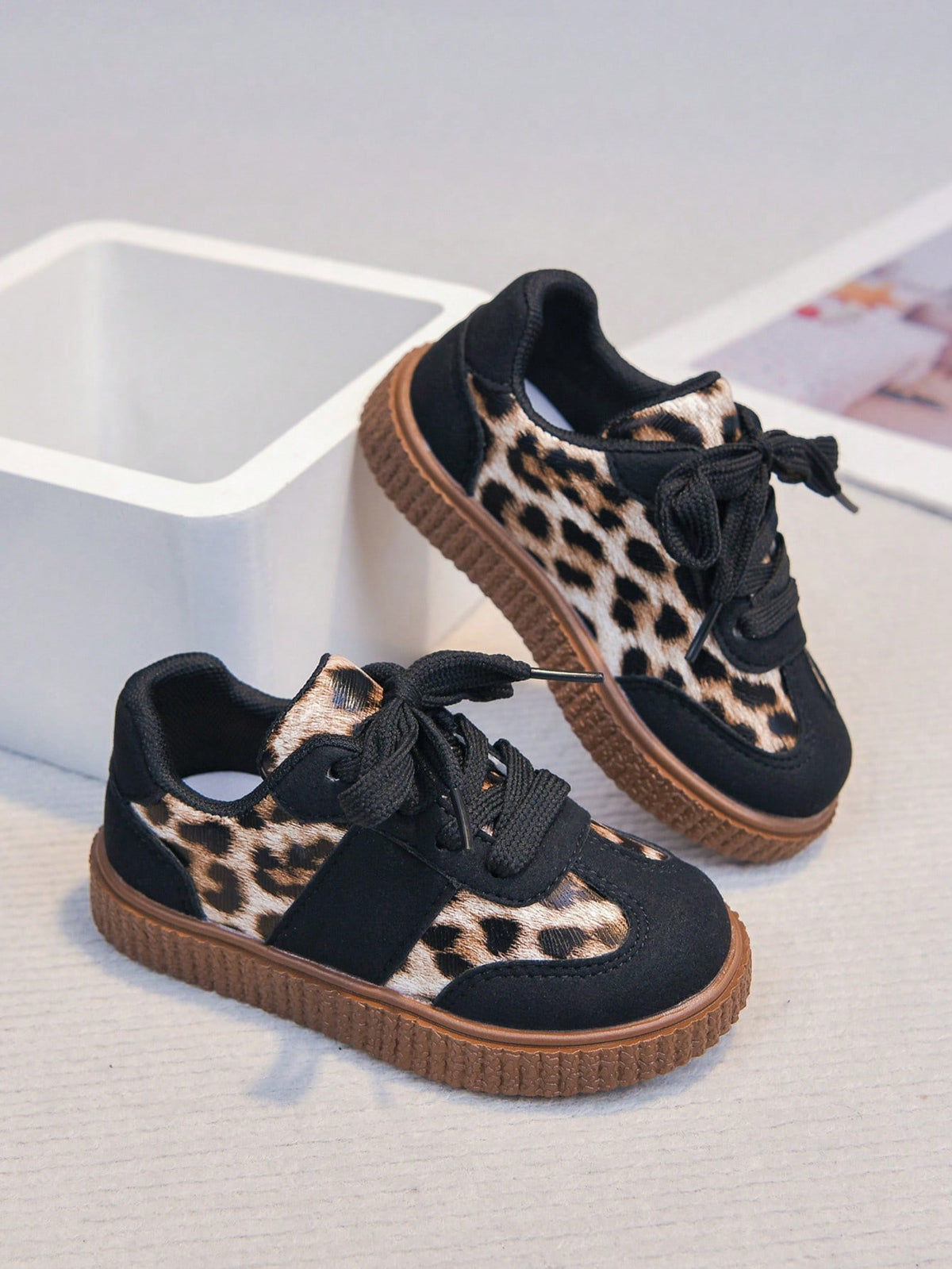 1 Pair New Black Pattern Soft Sole Lace-Up Sneakers For Infants And Toddlers, Latest Spring/Autumn Casual Shoes For Boys, Cute And Playful Shoes For Girls