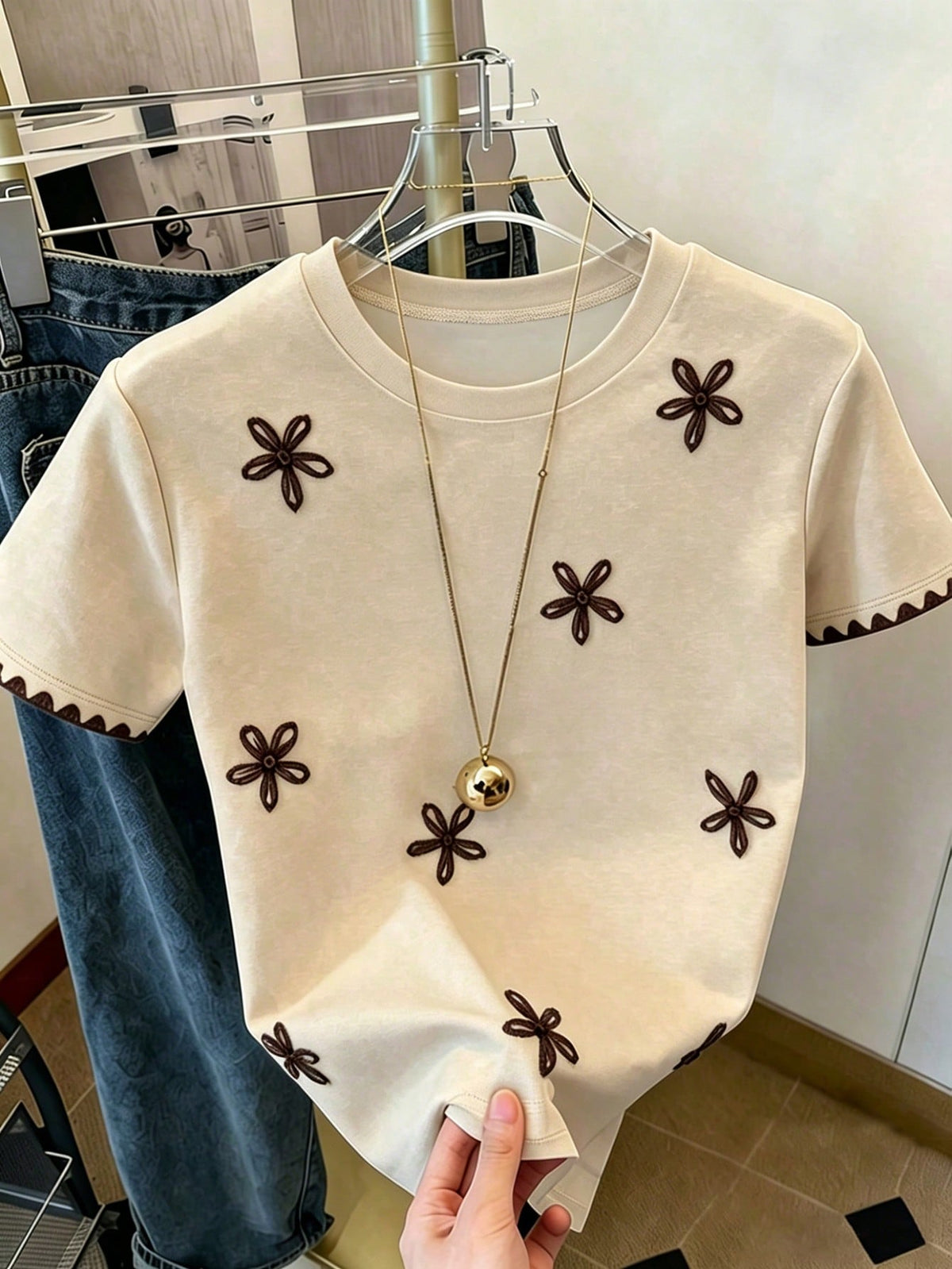 Women's Round Neck Contrast Trim Floral Pattern Casual Everyday Short Sleeve T-Shirt