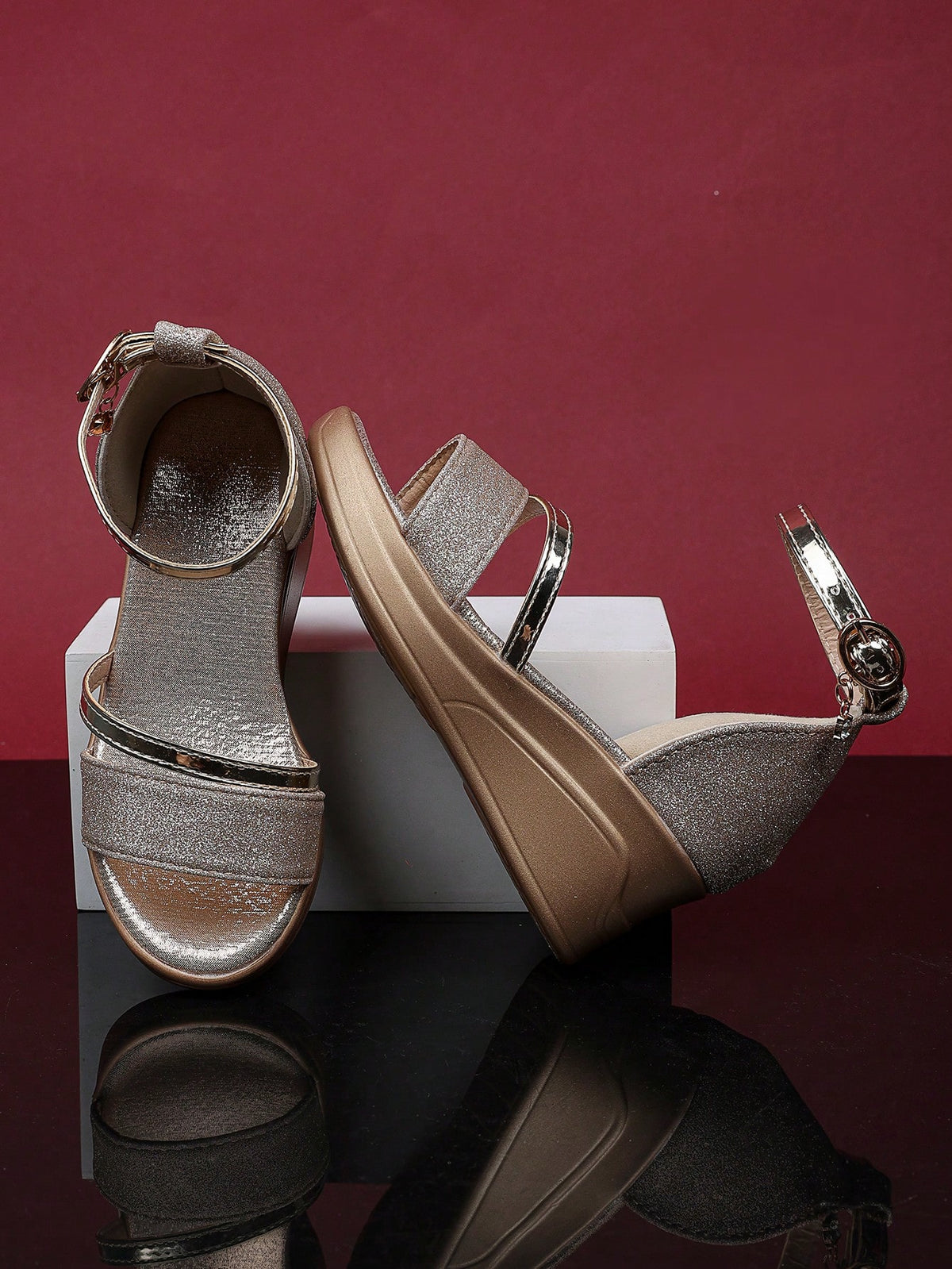 1 Pair Girls' Gold High Heel Sandals, Shiny & Soft PU Fabric, Back Strap Metal Buckle Design, Round Toe, Lightweight & Flexible Thick-Sole, Fashion Princess Style, Suitable For Daily Occasions & Parti