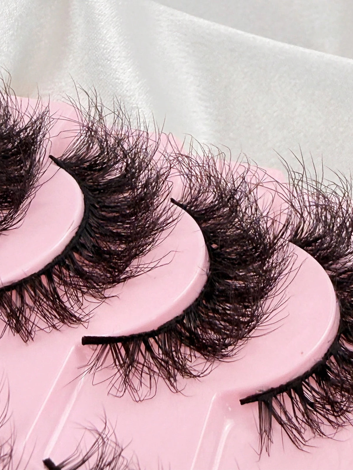 10 Pairs Natural Slender And Messy Soft Fluffy Criss-Cross Lengthening Thick Faux Mink Eyelashes Strip Eyelashes Lashes Dramatic Makeup Suitable For Wearing At A Dance Party