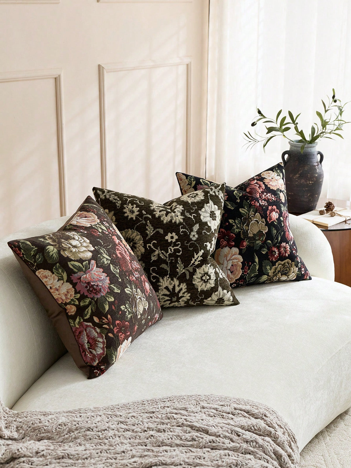 1pc/2pcs Black (No Insert) Floral Pattern Cushion Cover, Fashionable Vintage Comfortable Jacquard Rose Chenille Pillowcase, Suitable For Daily Home Decor, Sofa, Bed, Bedroom, Gift, Holiday Decoration