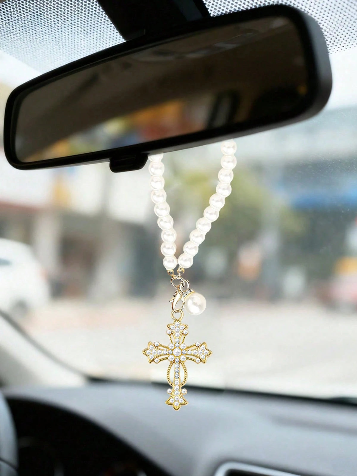 1pc Car Interior Pendant- Pearl Chain And Cross; Pearl And Diamond Elements; Elegant Style, Cross Pendant, Car Rearview Mirror Decor, Cross Keychain, Pearl Pendant Accessory, Faith Jewelry Pendant De