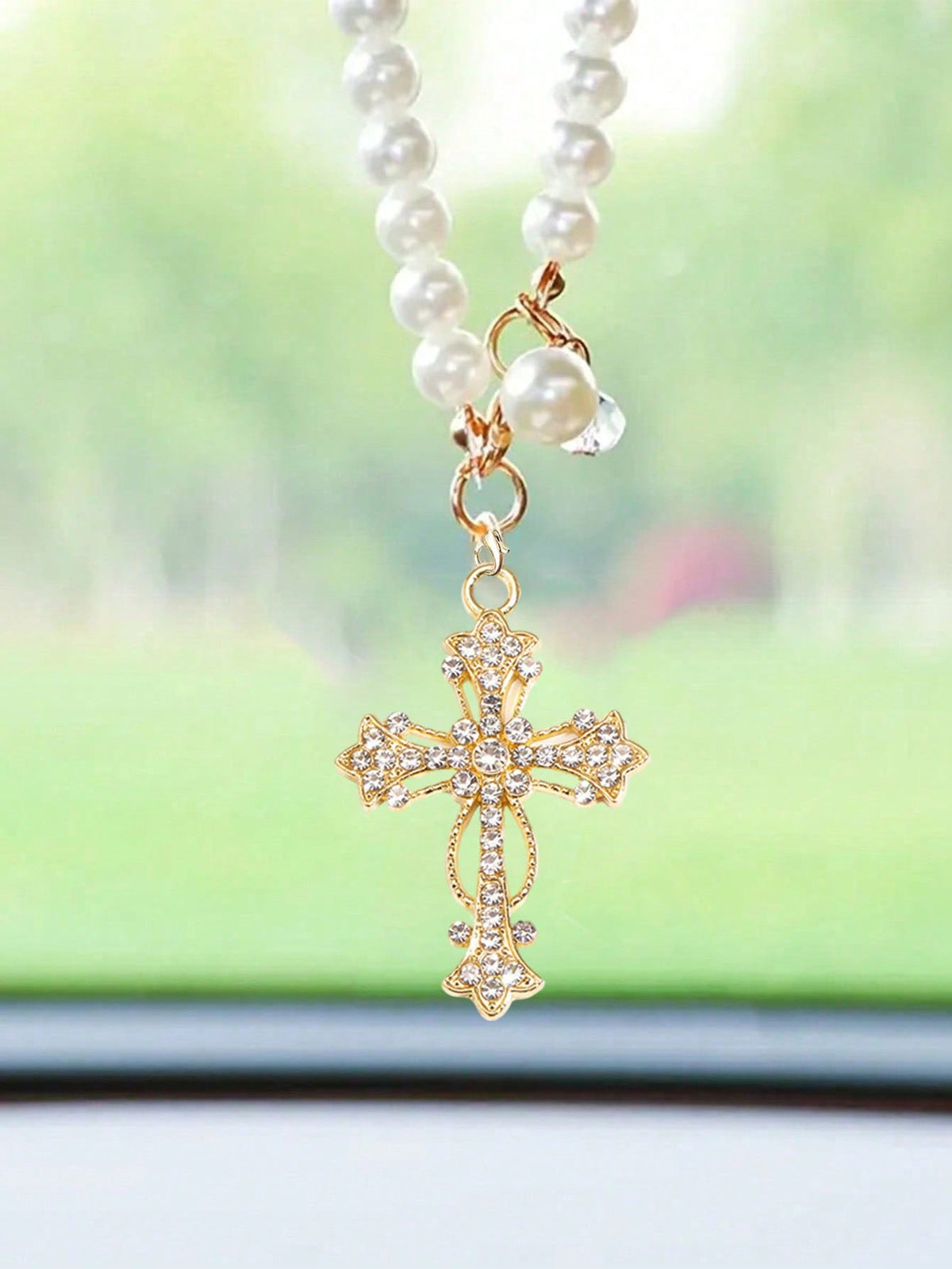1pc Car Interior Pendant- Pearl Chain And Cross; Pearl And Diamond Elements; Elegant Style, Cross Pendant, Car Rearview Mirror Decor, Cross Keychain, Pearl Pendant Accessory, Faith Jewelry Pendant De
