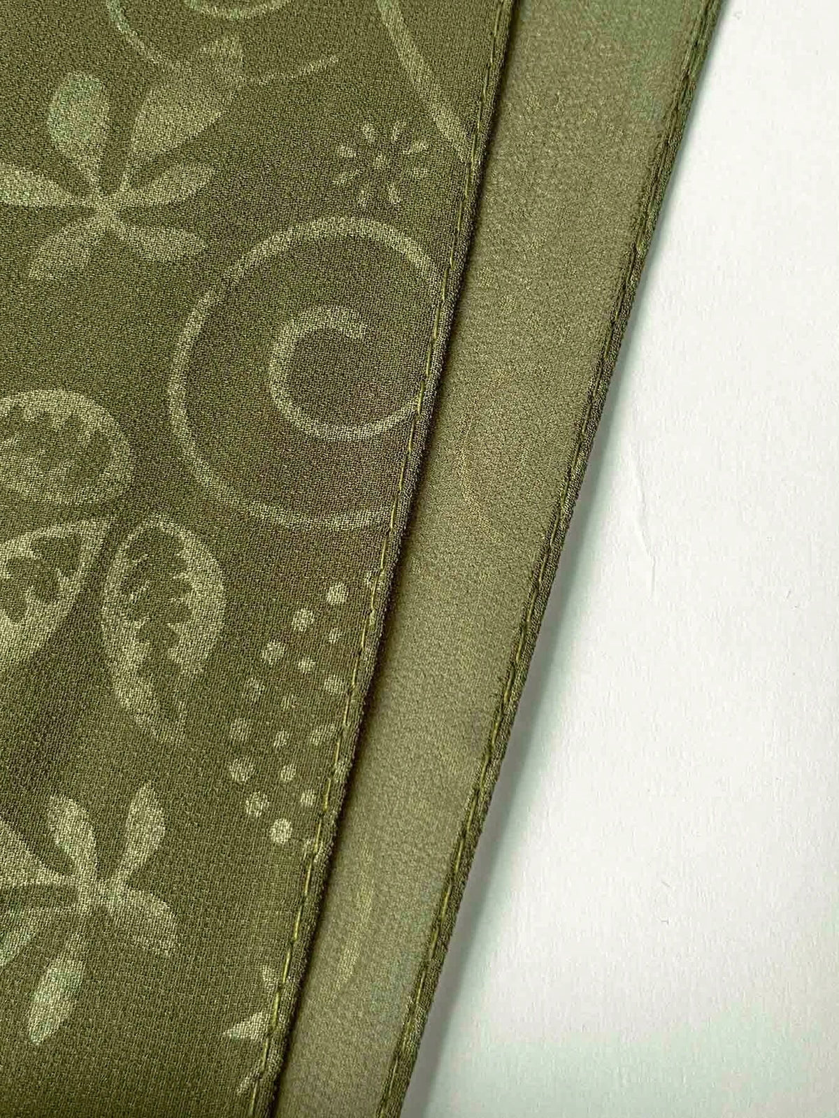 1pc Floral & Scroll Print Bandana Women Square Scarf Elegant Bandana,Hair Band,Head Band Ideal For Dressing Up Your Look