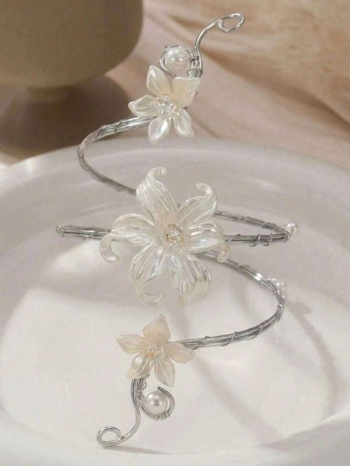 1pc Summer Fashion Floral Arm Bracelet, Exaggerated Geometric Open Metal Bangle Arm Ring, Suitable For Vacation, Party, Gathering