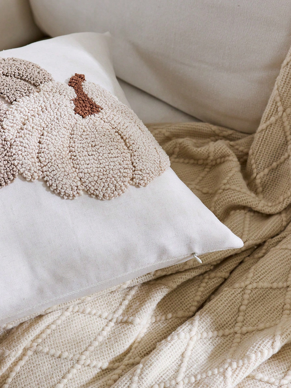 1pc Thanksgiving Light Grey Pumpkin Ring Plush Flower Decorative Pillow Cover, 17.7*17.7inch, Suitable For Indoor Decor, Harvest Festival Decorative Pillow Cover, Pillow Insert Not Included