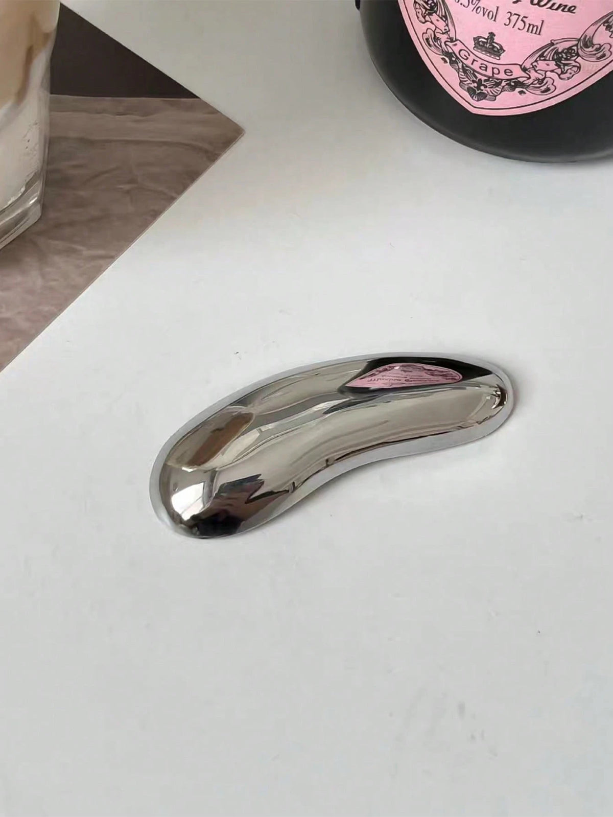 1pc Women's Minimalist Metal Glossy Brooch, Suitable For Waist Decoration On Dresses And Jackets, Fashionable High-End Accessory