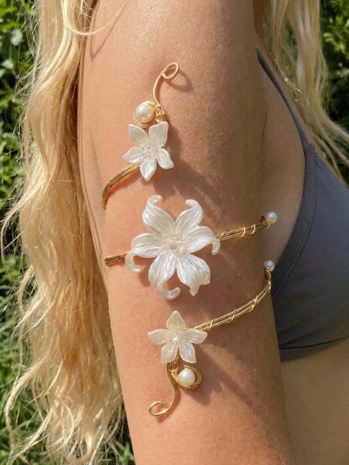 1pc Women's Spiral Flower Upper Arm Cuff Bracelet With Gold Tone Faux Pearls, Bohemian Summer Jewelry, Suitable For Women's Daily Decoration, Summer Beach Vacation, Outfit Matching, Dating, Party, Hol