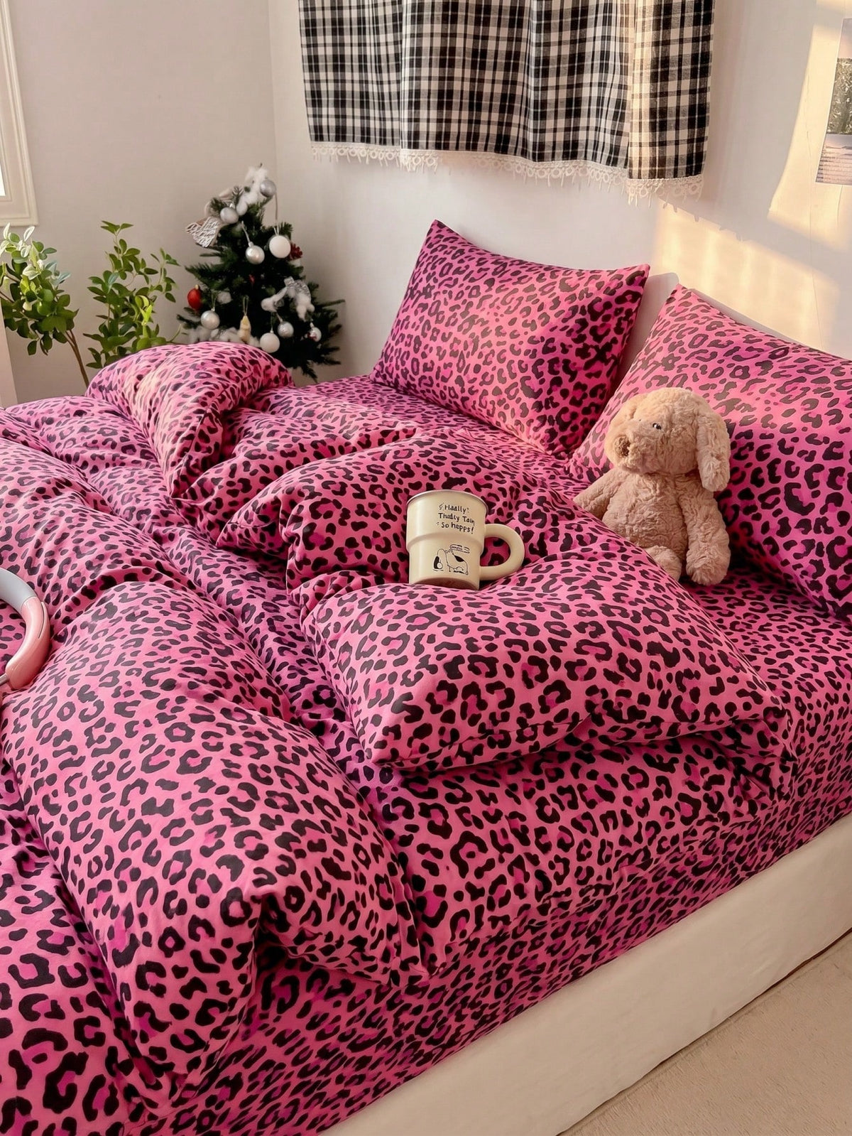 2/3pcs Rose Red Leopard Print Duvet Cover Bedding Set, Soft Breathable Wrinkle-Resistant, Promotes Better Sleep, Luxury Hotel Style, Gift For Parents And Friends, Double-Sided Dual-Color Duvet Cover*1