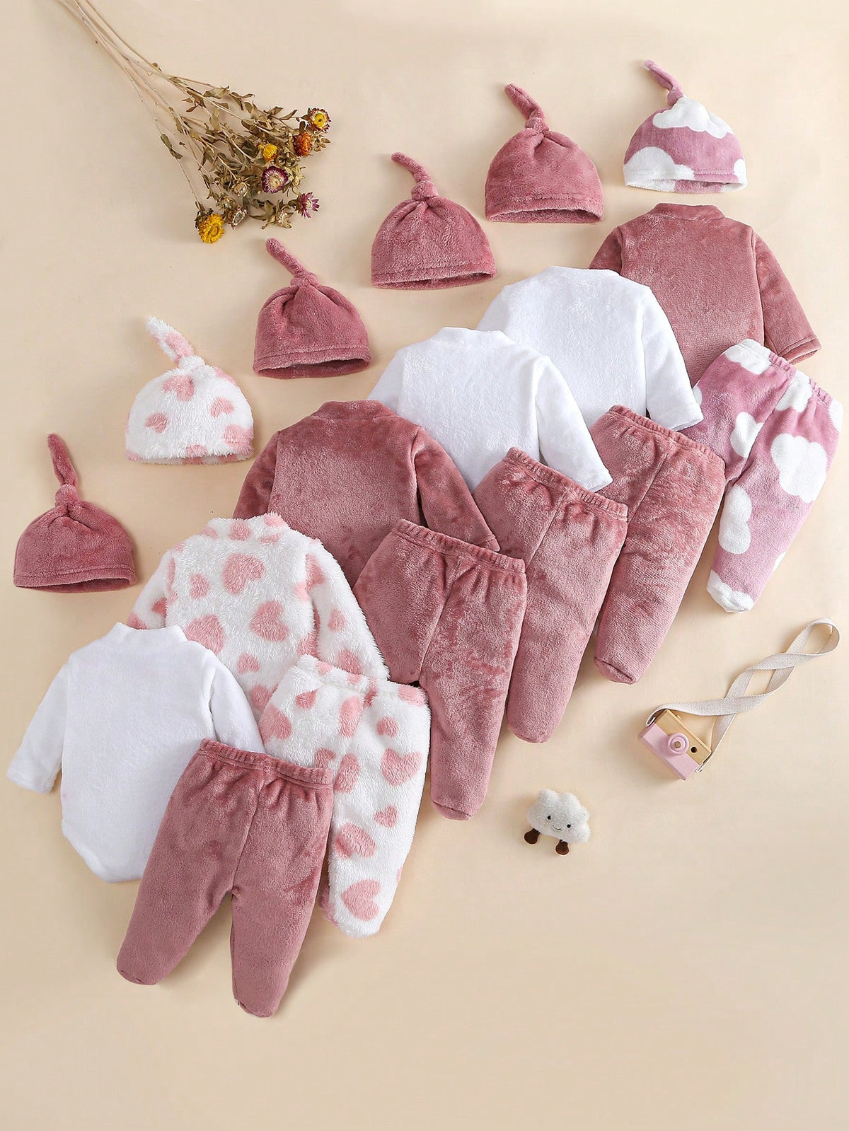 [2 Sets Random Selection] Newborn Double-Sided Flannel Comfortable Soft Cute White & Pink Star, Cloud, Heart, Bow Embroidery Pattern, Jumpsuit Hat Pants, Best Gift For Newborns, Versatile Fashion
