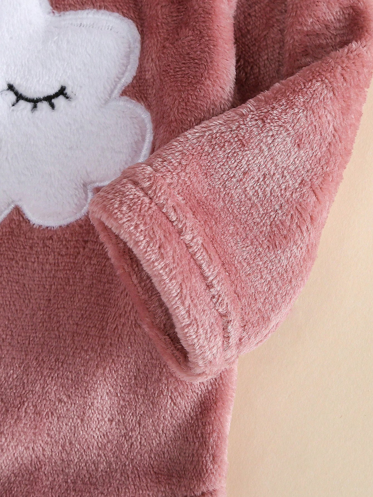 [2 Sets Random Selection] Newborn Double-Sided Flannel Comfortable Soft Cute White & Pink Star, Cloud, Heart, Bow Embroidery Pattern, Jumpsuit Hat Pants, Best Gift For Newborns, Versatile Fashion