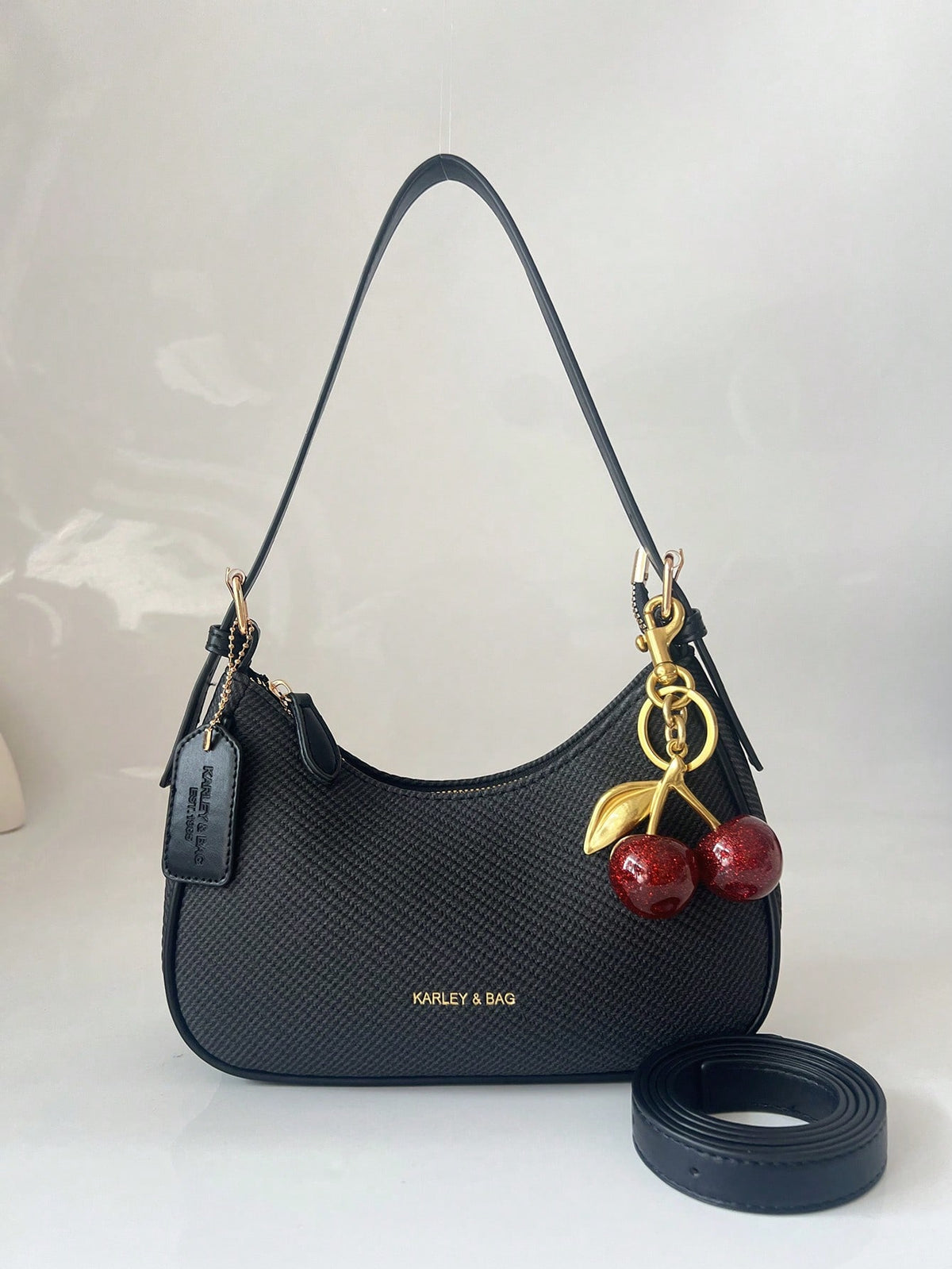 2025 New Fashion Classic Wild Alphabet Pattern Decoration Design Pure Color PU Waterproof Fabric Shoulder Bag Moon Bag, Suitable For Shopping, Can Be Obl