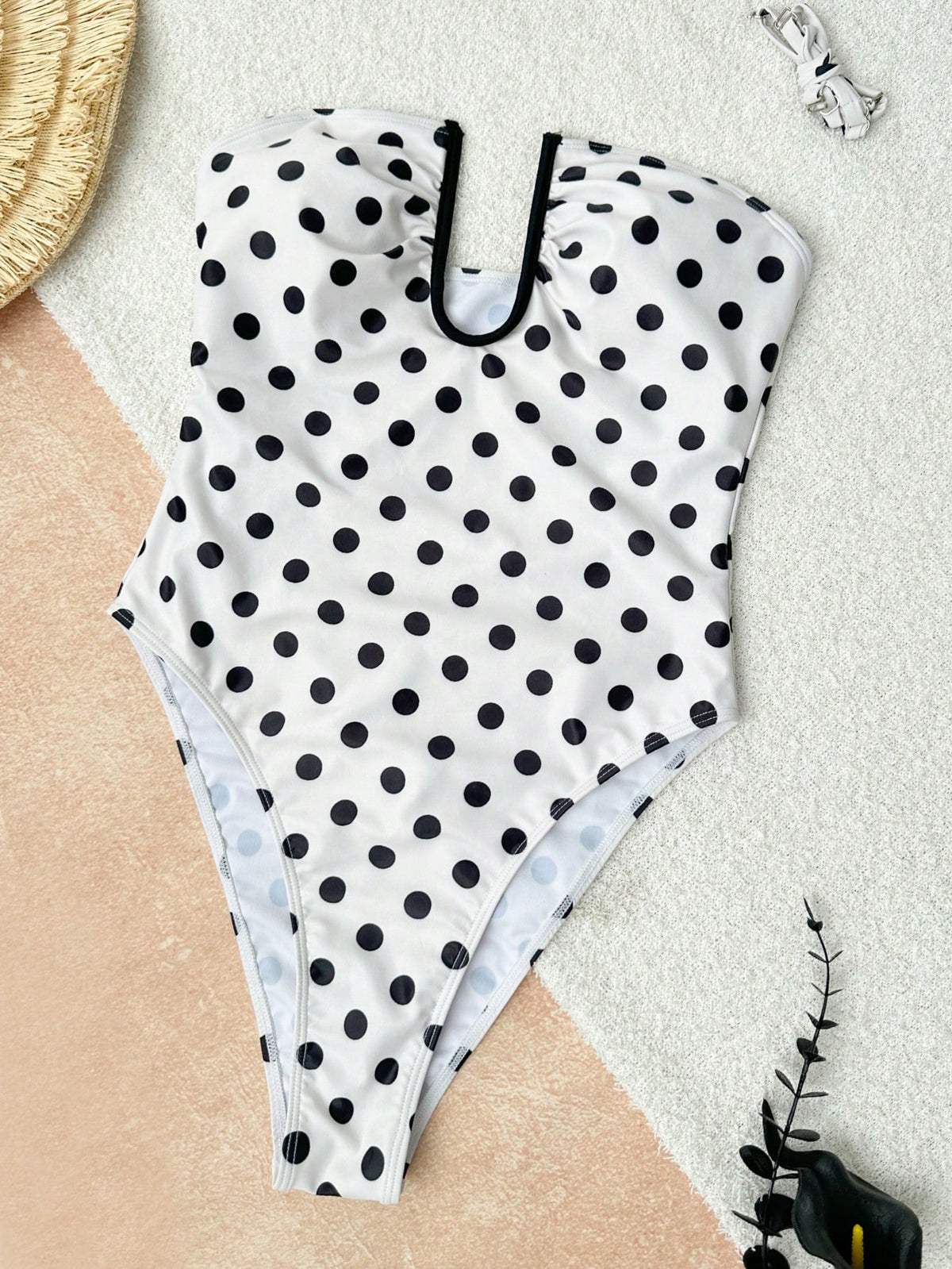 2026 Women's Fashion Black Polka Dot Print One-Piece Swimsuit, Deep U Hollow Bustier Design, Slim Minimalist Style, Elegant For Beach Party, Travel, Spring/Summer Beach Vacation White