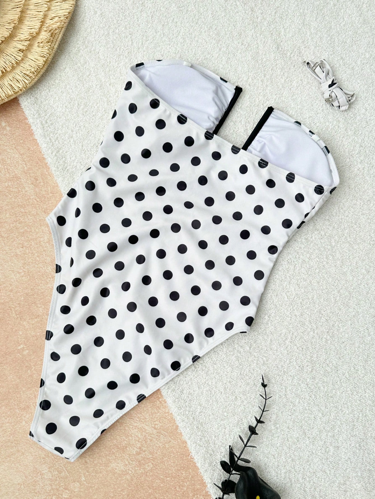 2026 Women's Fashion Black Polka Dot Print One-Piece Swimsuit, Deep U Hollow Bustier Design, Slim Minimalist Style, Elegant For Beach Party, Travel, Spring/Summer Beach Vacation White