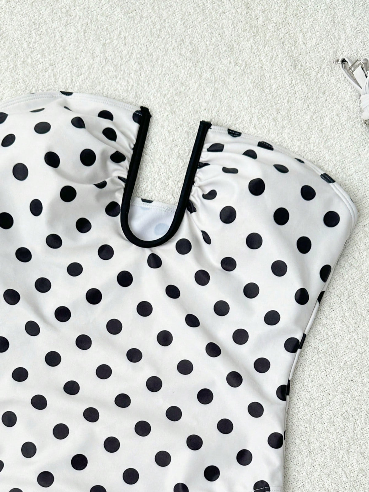 2026 Women's Fashion Black Polka Dot Print One-Piece Swimsuit, Deep U Hollow Bustier Design, Slim Minimalist Style, Elegant For Beach Party, Travel, Spring/Summer Beach Vacation White