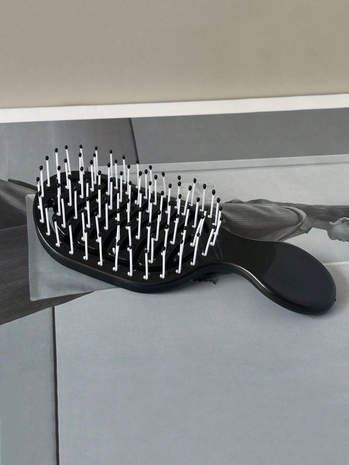 2pcs/1pc Mini Ivory Hollow Portable Styling Hair Brush, Salon Beauty Travel Essential Hair Comb Tool Accessory, Unisex, Suitable For Dry And Wet Hair, Multi-Functional Detangling Brush, Suitable For A