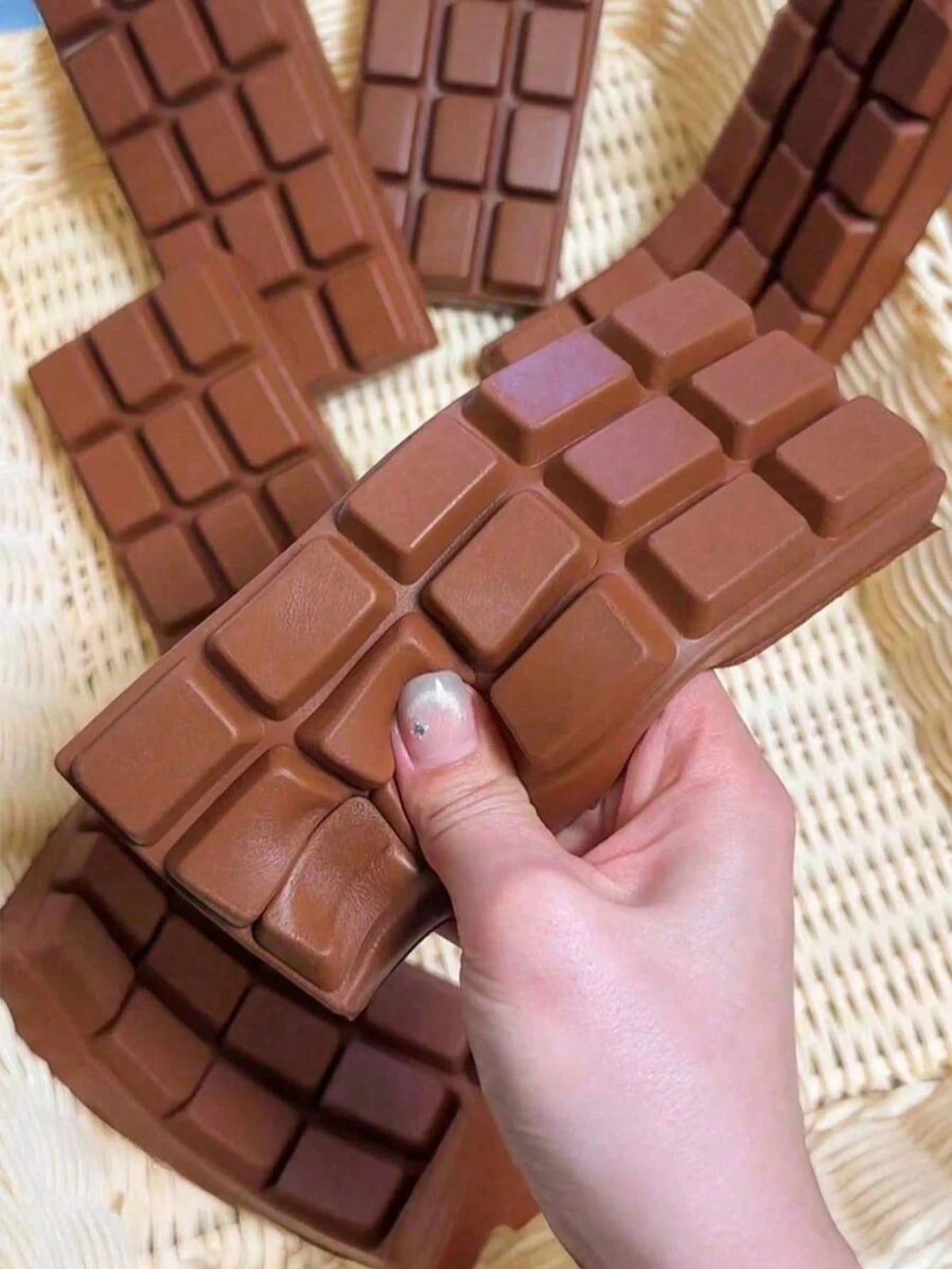2pcs/1pc Realistic Chocolate Stress Relief Squeeze Toy, Squeeze And Play To Relieve Stress, Adult Desktop Stress Relief Squeeze Toy, Chocolate Shaped Birthday Party Gift And Surprise Gift, Perfect Gif