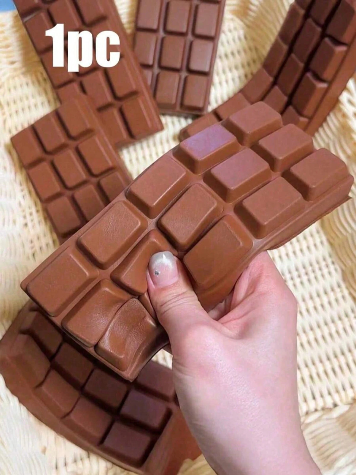 2pcs/1pc Realistic Chocolate Stress Relief Squeeze Toy, Squeeze And Play To Relieve Stress, Adult Desktop Stress Relief Squeeze Toy, Chocolate Shaped Birthday Party Gift And Surprise Gift, Perfect Gif