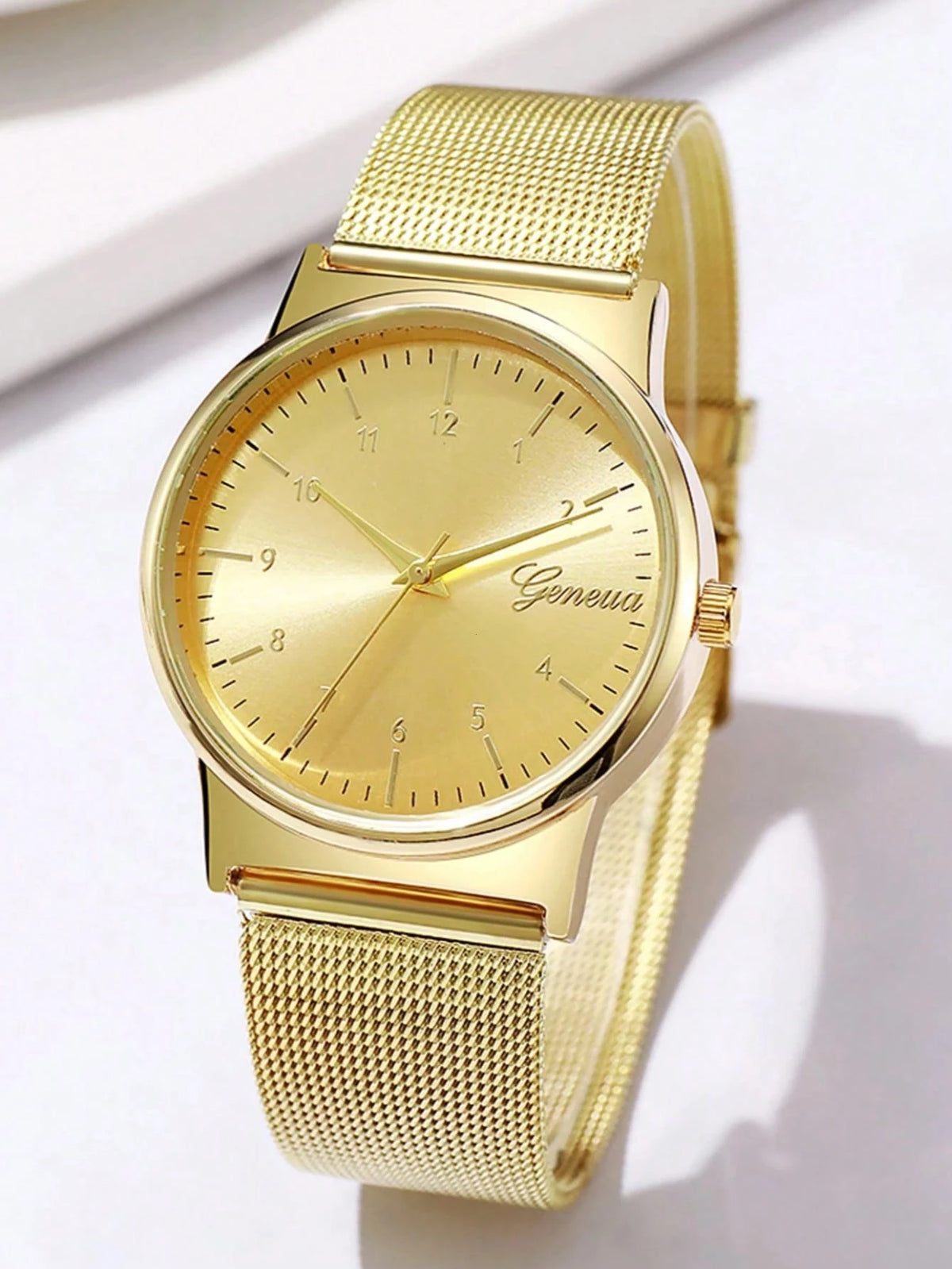 4pcs Luxury Gold & Silver Dual-Tone Watch Set, Mesh Band Quartz Watch + Multiple Rhinestone Bracelets, Suitable For Date & Commute, Perfect Gift For Women