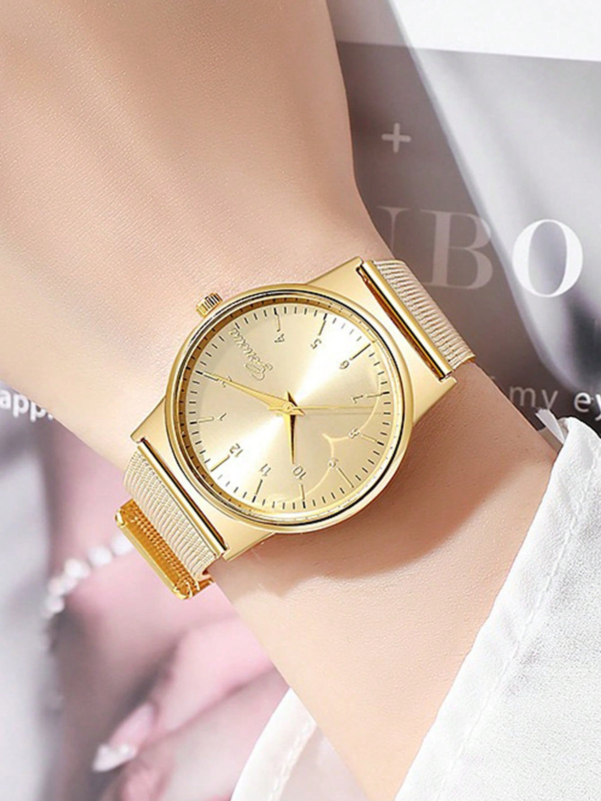 4pcs Luxury Gold & Silver Dual-Tone Watch Set, Mesh Band Quartz Watch + Multiple Rhinestone Bracelets, Suitable For Date & Commute, Perfect Gift For Women