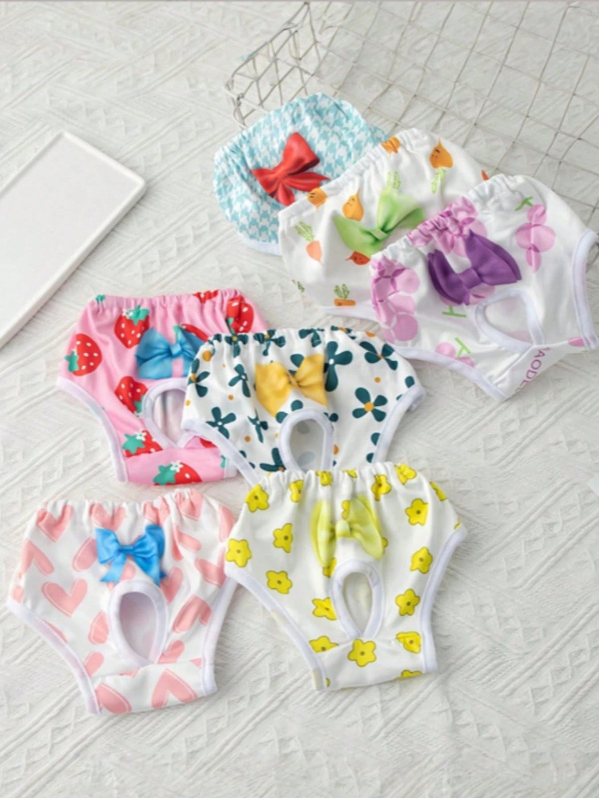 7-Pack Of Washable Dog Briefs With Cute Pet Prints, Excellent Water Absorption, Reusable, Leak-Proof, Suitable For Small And Medium-Sized Dogs.