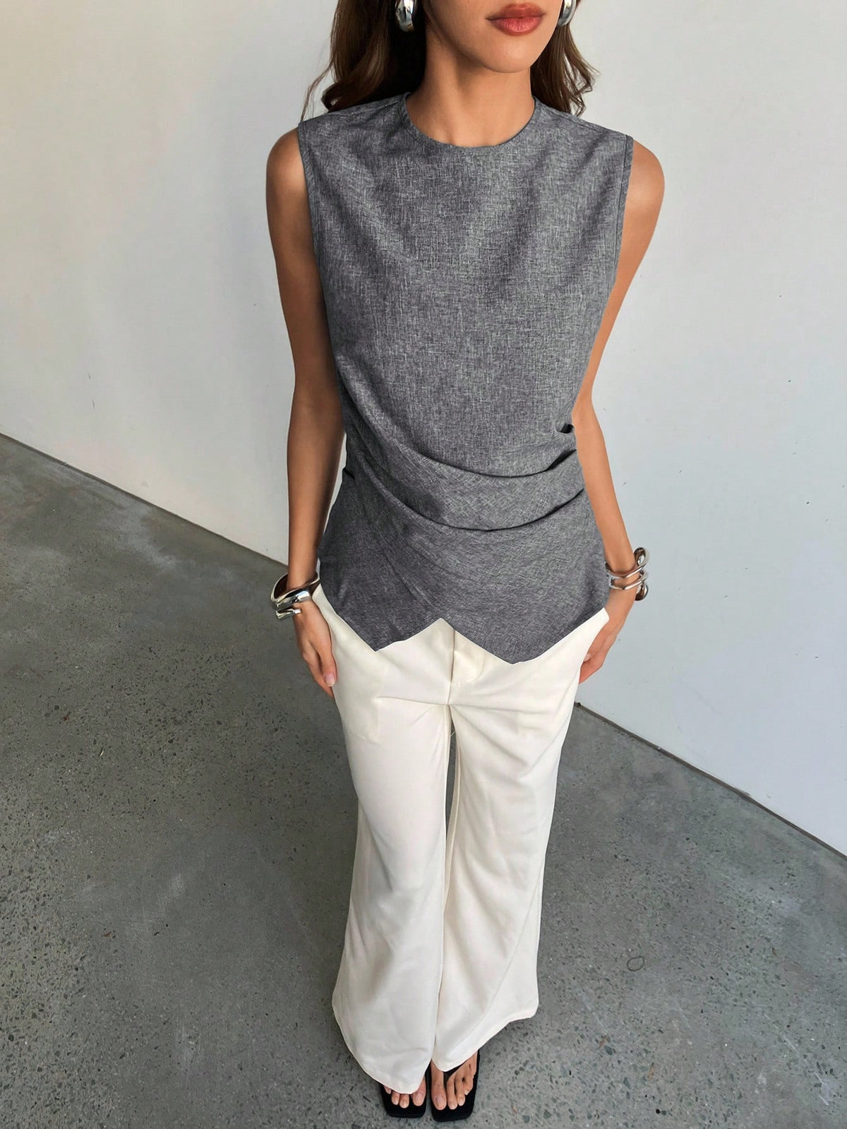 Aloruh Women's Charcoal Gray Elegant Summer Blouse Old Money Style Slim Fit Criss-Cross Waist Casual Office Work Business Commuter Teacher Teachers' Day