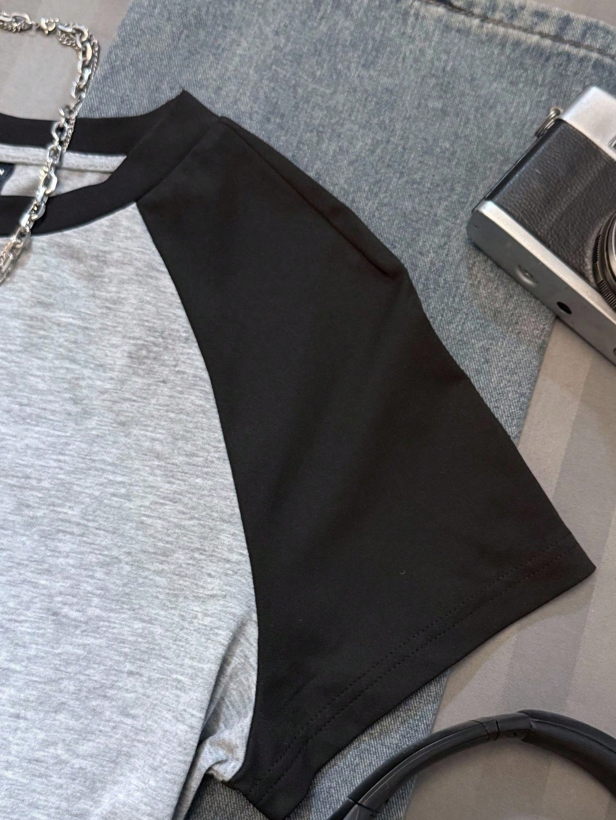 Attitoon Casual Minimalist Cat Graphic Round Neck Short Sleeve Fitted Women T-Shirt, Suitable For Summer School Grey