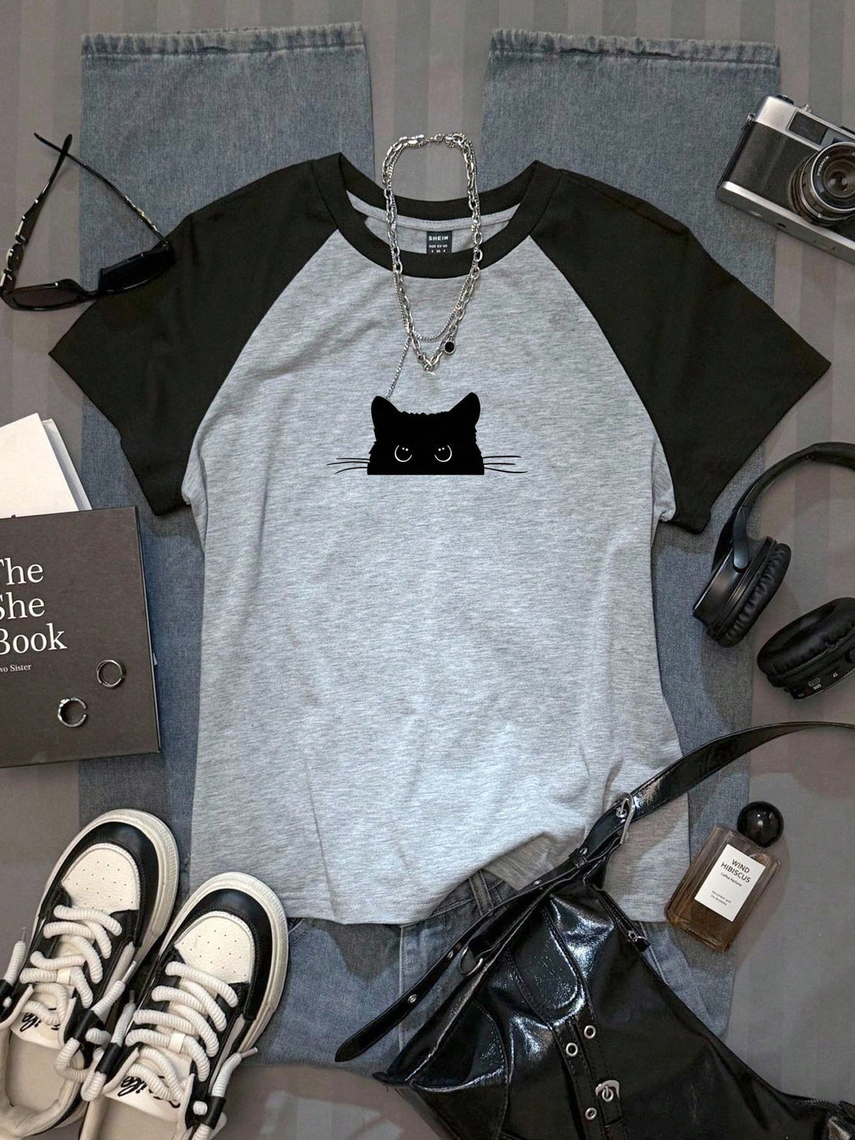 Attitoon Casual Minimalist Cat Graphic Round Neck Short Sleeve Fitted Women T-Shirt, Suitable For Summer School Grey