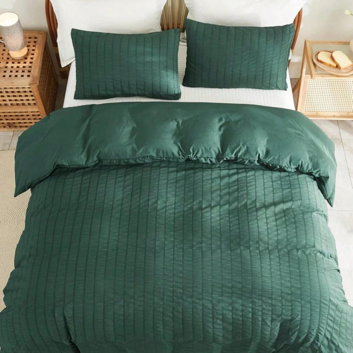 AveLom Dark Green Seersucker Duvet Cover Set King Size (104 X 90 Inches), 3 Pieces (1 Duvet Cover + 2 Pillow Cases), Ultra Soft Washed Microfiber, Textured Duvet Cover With Zipper Closure, Corner Ties