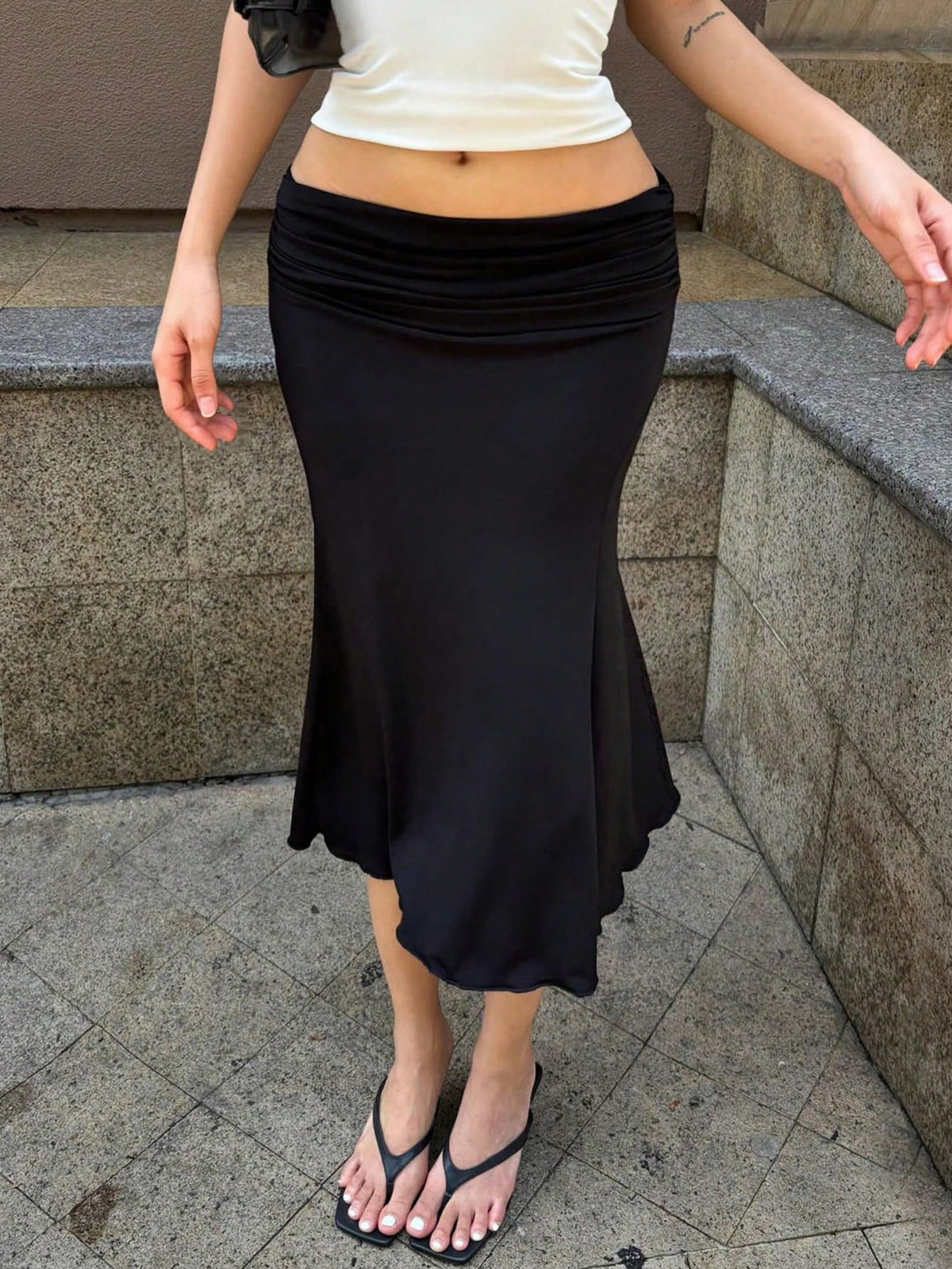 Black Pleated Waist Mermaid Hem Midi Skirt, Fitted Bodycon Skirt For Daily Commute Spring White