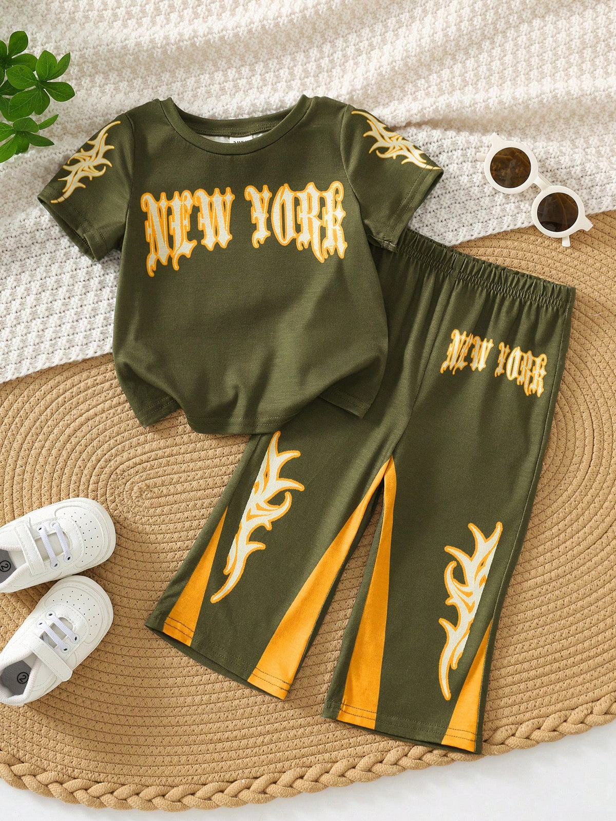 Bolty Baby Boy Casual Racing Cartoon Skull Print Short Sleeve Flare Pants Knit 2 Pieces Set, Suitable For Summer Holiday All Black Brown