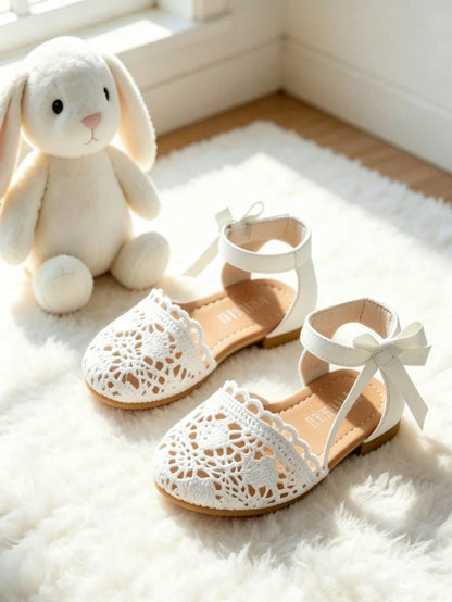 Charming White Crochet Lace Closed-Toe Sandals For Girls, Breathable Shoes With Delicate Bow Strap, Casual Footwear For Birthday Parties, Daily Life
