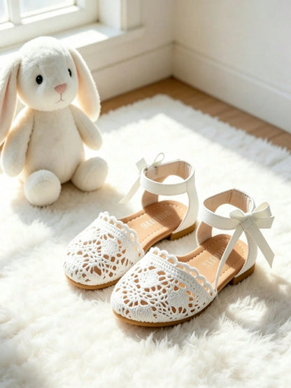 Charming White Crochet Lace Closed-Toe Sandals For Girls, Breathable Shoes With Delicate Bow Strap, Casual Footwear For Birthday Parties, Daily Life