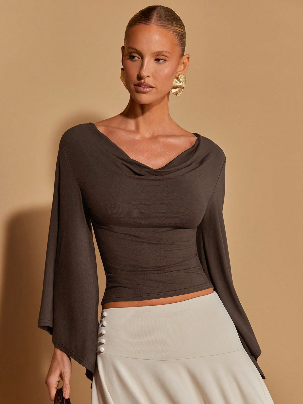 COSMINA Women's Solid Color Minimalist Long Sleeve T-Shirt, Casual Everyday Wear Tops With Sleeves Cowl Neck Top Bell Sleeve Tops