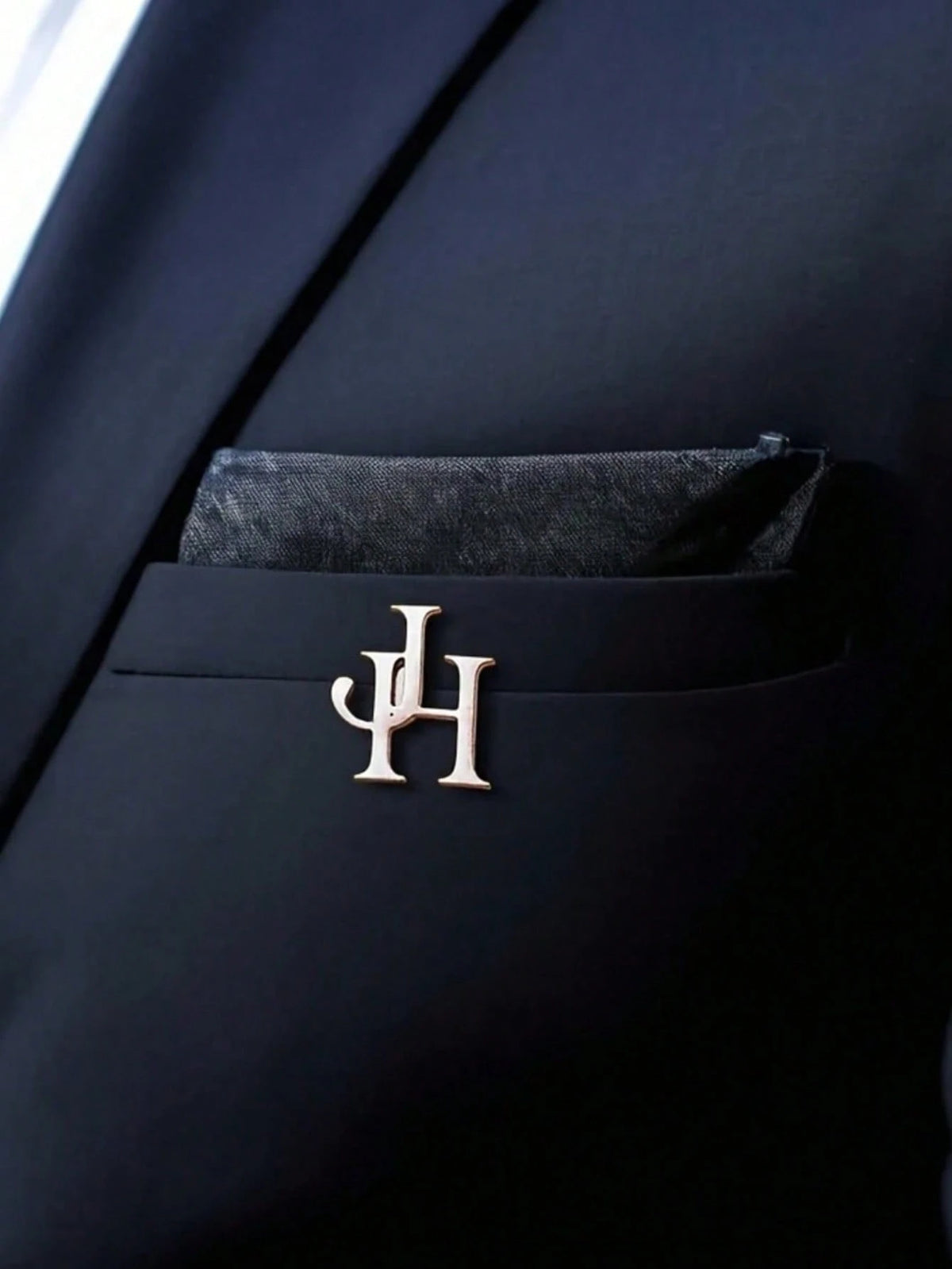 Customized Letter Brooch, Personalized Couple Letter Wedding Brooch, Stainless Steel Lapel Pin For Boy, Groomsman Brooch, Teacher's Day Gift, Fashionable Boy's Accessory, Exquisite And Unique, Father'