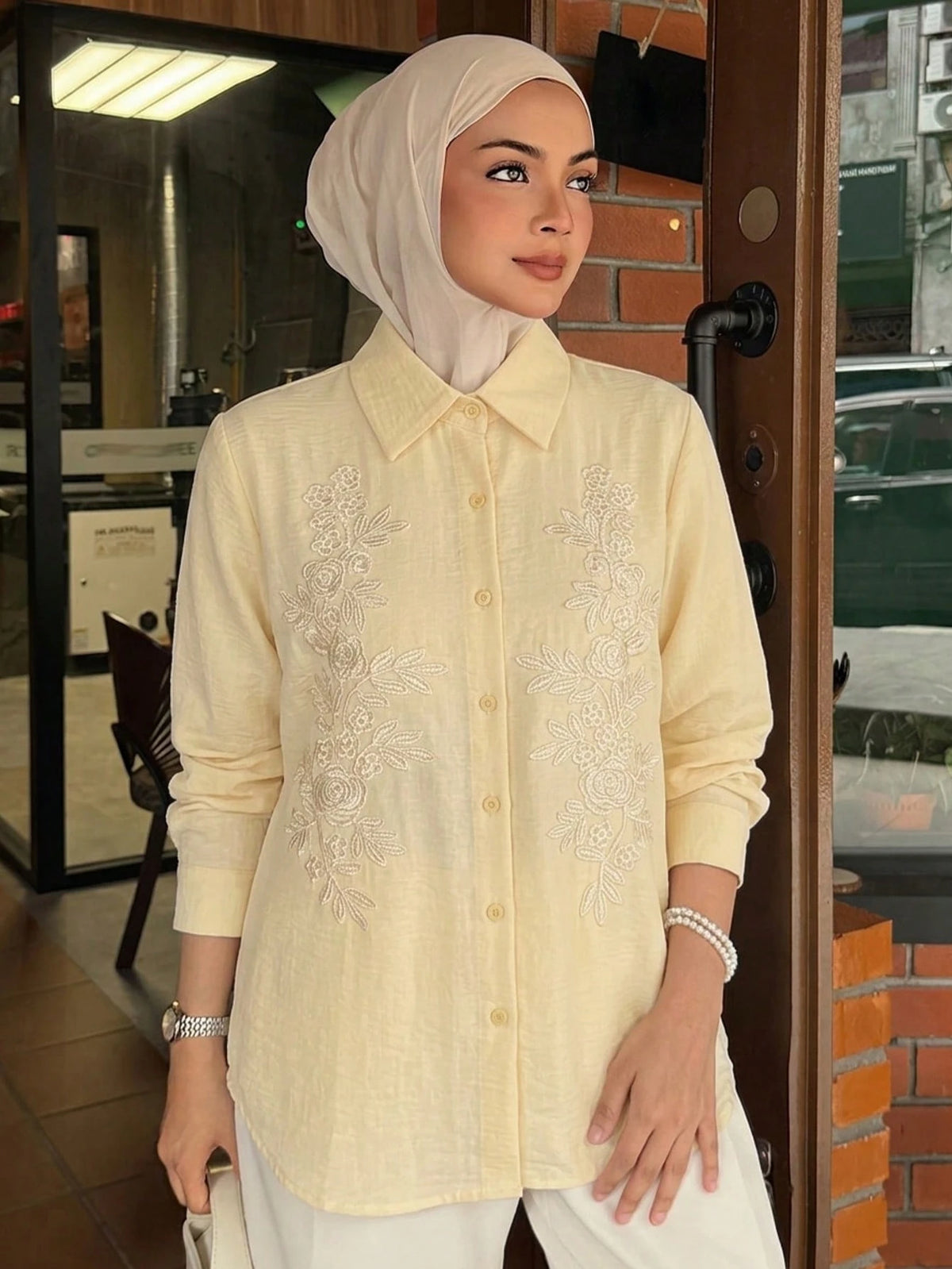 DAZY Spring Summer Autumn Loose Casual Women's Shirt With Turn-Down Collar, Long Sleeve, Yellow Floral Embroidery Decoration Vacation Thin Clothing