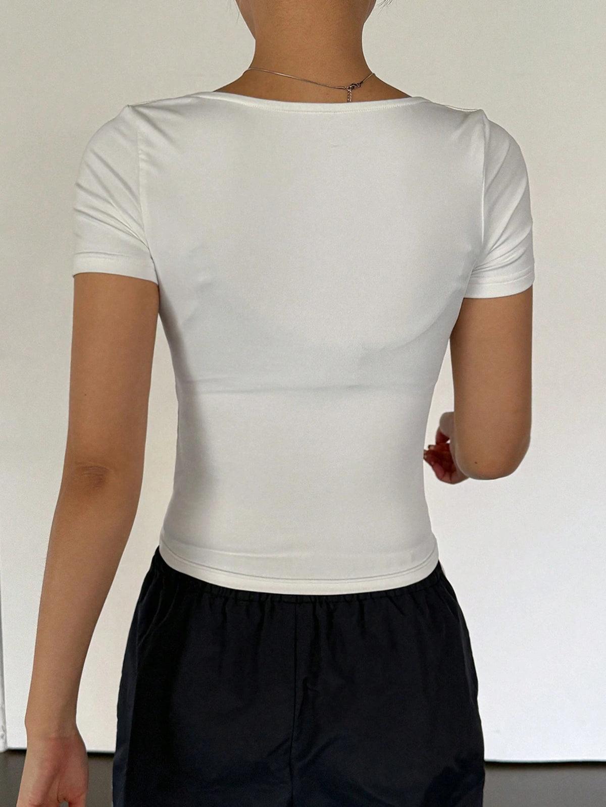 DAZY Women Square Neck Short Sleeve Fitted Solid Color T-Shirt, Casual Everyday Wear,Crop Tops Women Cute Tops