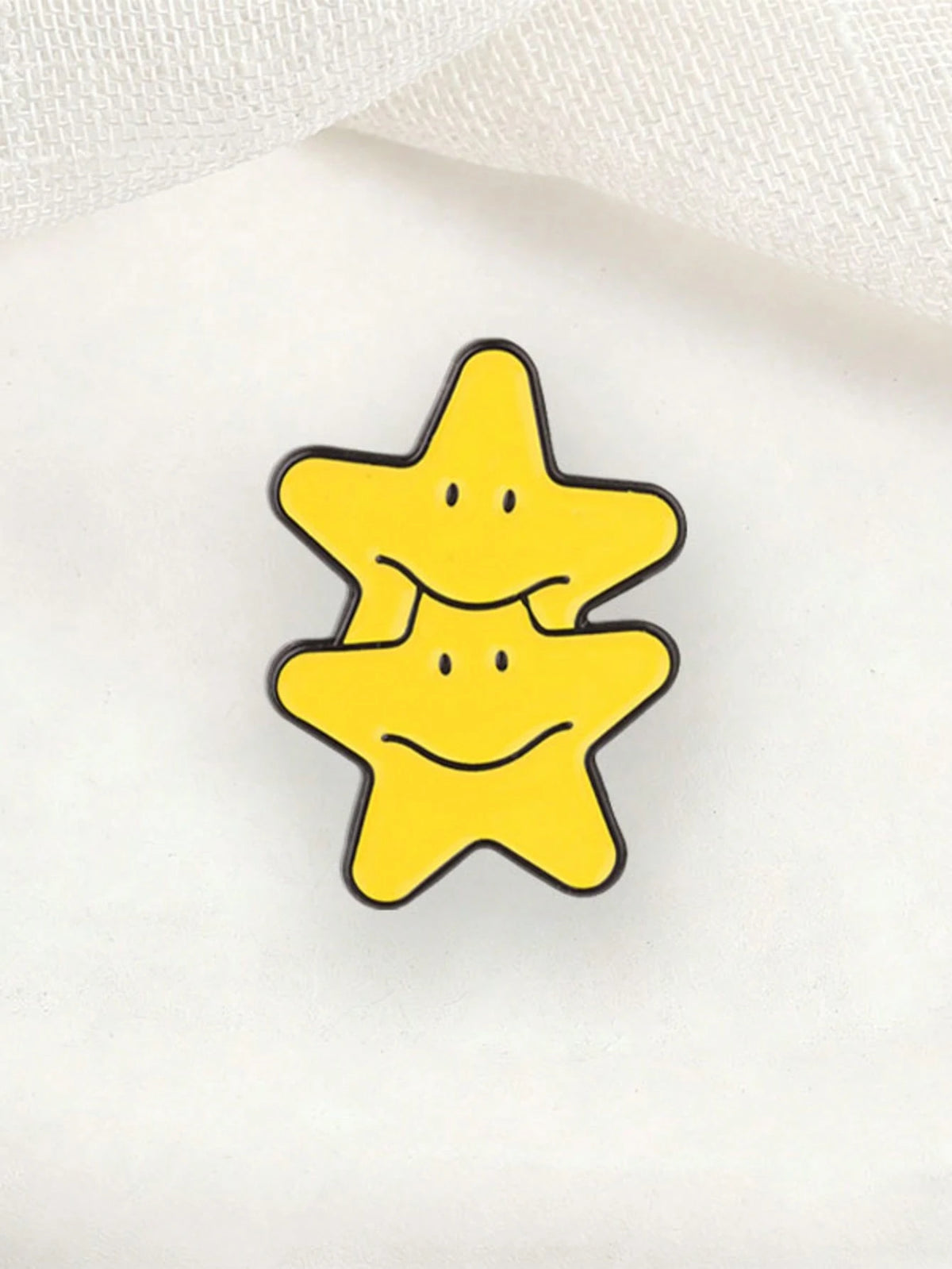Double Stars Enamel Pin, Cute Stacked Stars Brooch, Fashionable Accessory, Perfect For Clothing & Bags, Unique Gift Idea