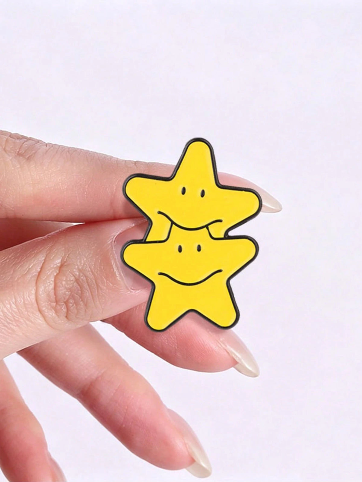 Double Stars Enamel Pin, Cute Stacked Stars Brooch, Fashionable Accessory, Perfect For Clothing & Bags, Unique Gift Idea