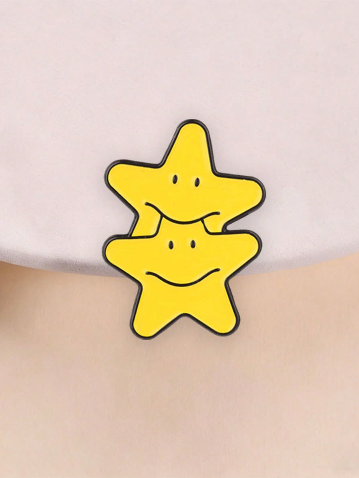 Double Stars Enamel Pin, Cute Stacked Stars Brooch, Fashionable Accessory, Perfect For Clothing & Bags, Unique Gift Idea