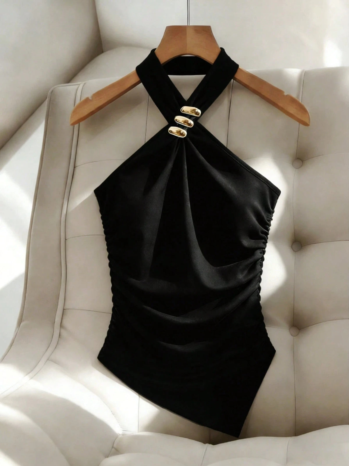 Franclia Black Metal Decorated Sleeveless Crop Top, Knit Fitted Summer Casual Tank Top With Asymmetrical Hem