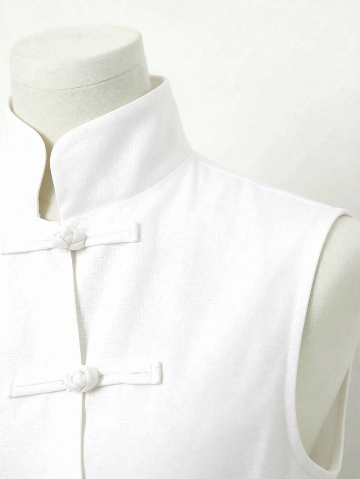 Franclia New Chinese Style Cheongsam Inspired Sleeveless Top, Stand Collar, Button Decor, Asymmetrical Waist Design, Versatile Spring/Summer Blouse For Women