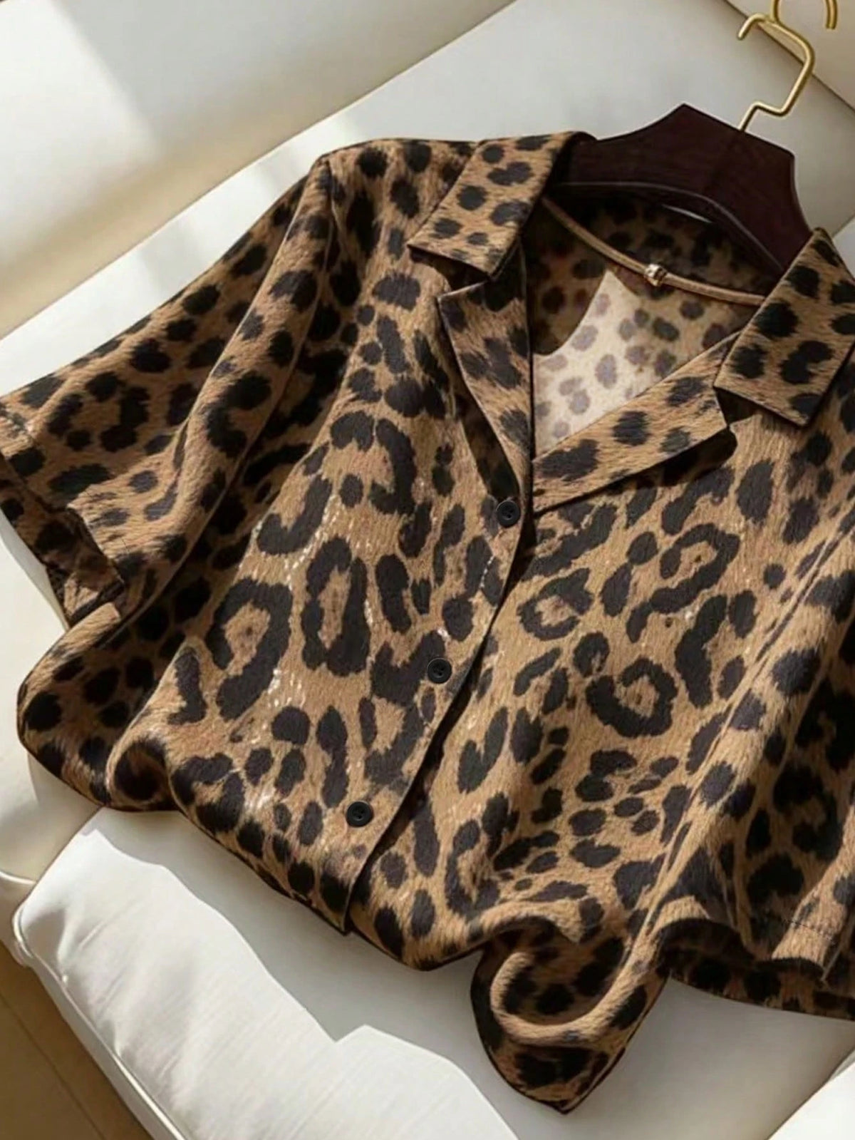 Franclia Women's Brown Leopard Print Short Sleeve Shirt,Summer Casual Vacation Collared Blouses,Elegant Versatile Solid Color Tops,Outdoor Dressing Jacket