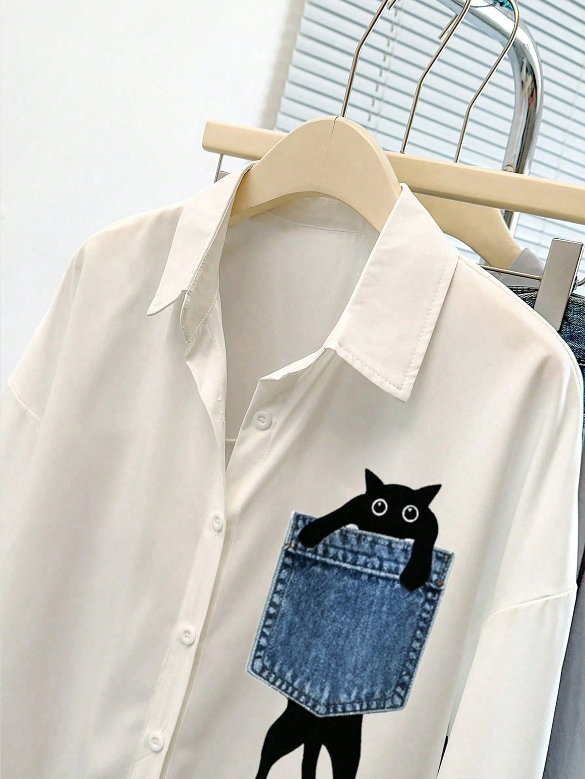 Franclia Women's Cartoon Cat Pattern Long Sleeve Single-Breasted Casual Shirt