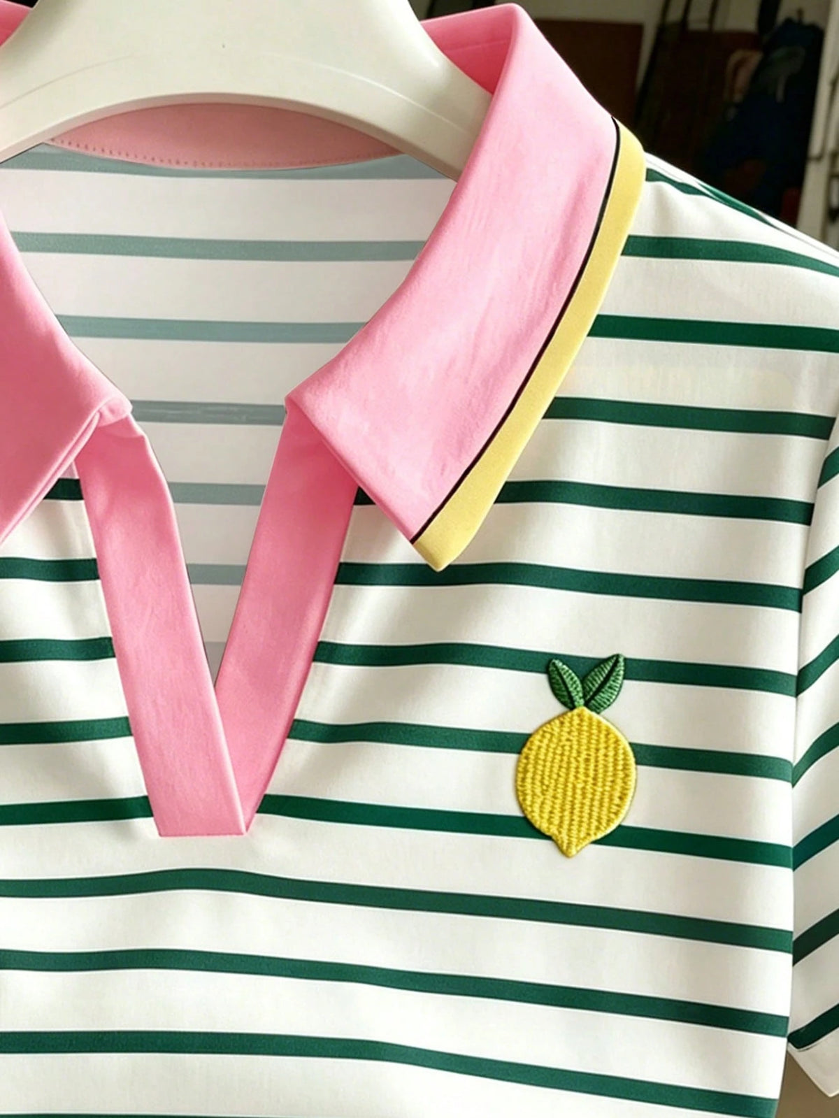 Franclia Women's Casual Lemon Embroidery Striped Print Short Sleeve T-Shirt, Suitable For Daily Commute And Vacation