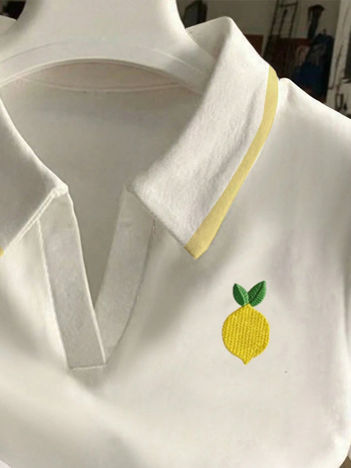 Franclia Women's Casual Lemon Embroidery Striped Print Short Sleeve T-Shirt, Suitable For Daily Commute And Vacation