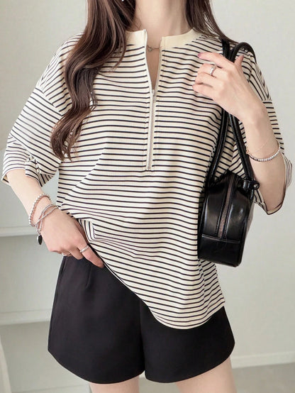 FRIFUL Women's Wavy Striped Loose Contrast Trim Short Sleeve T-Shirt, Summer Casual Wear