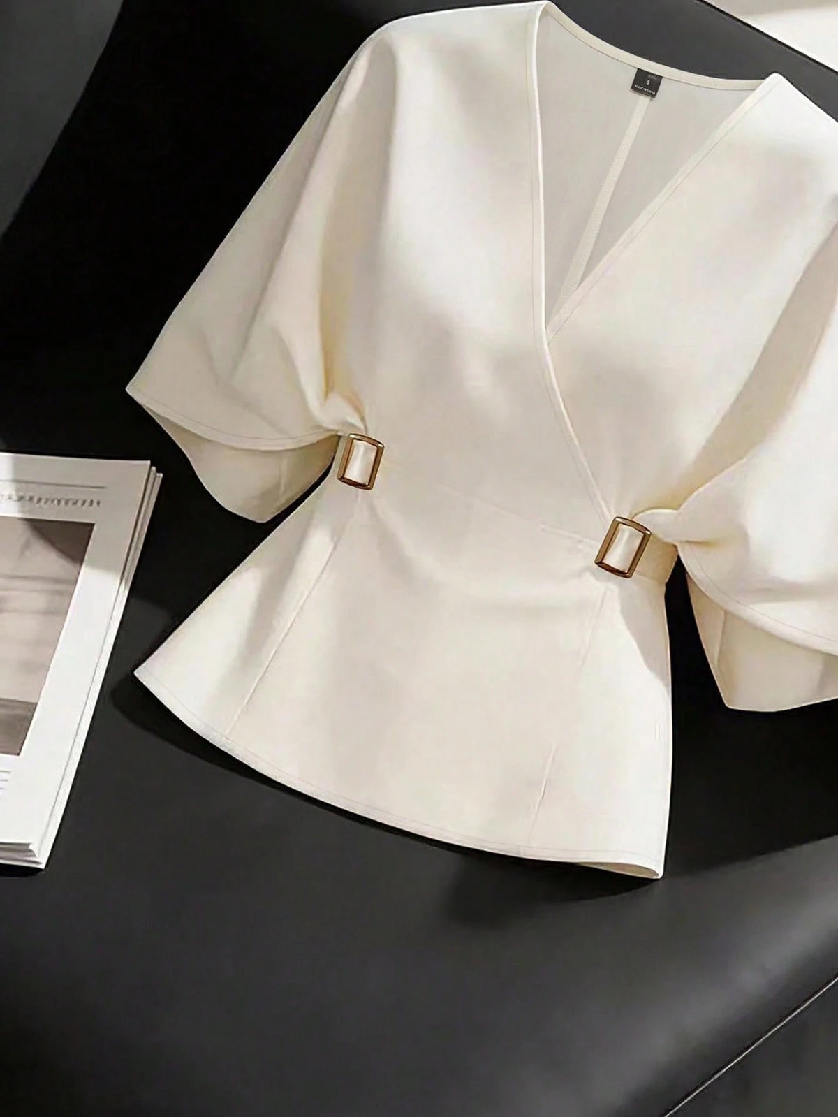 GlowEve French Chic Distinctive Blouse, Lightweight Luxury High-End Commuter Versatile Cinched Waist Batwing Sleeve Shirt, Summer