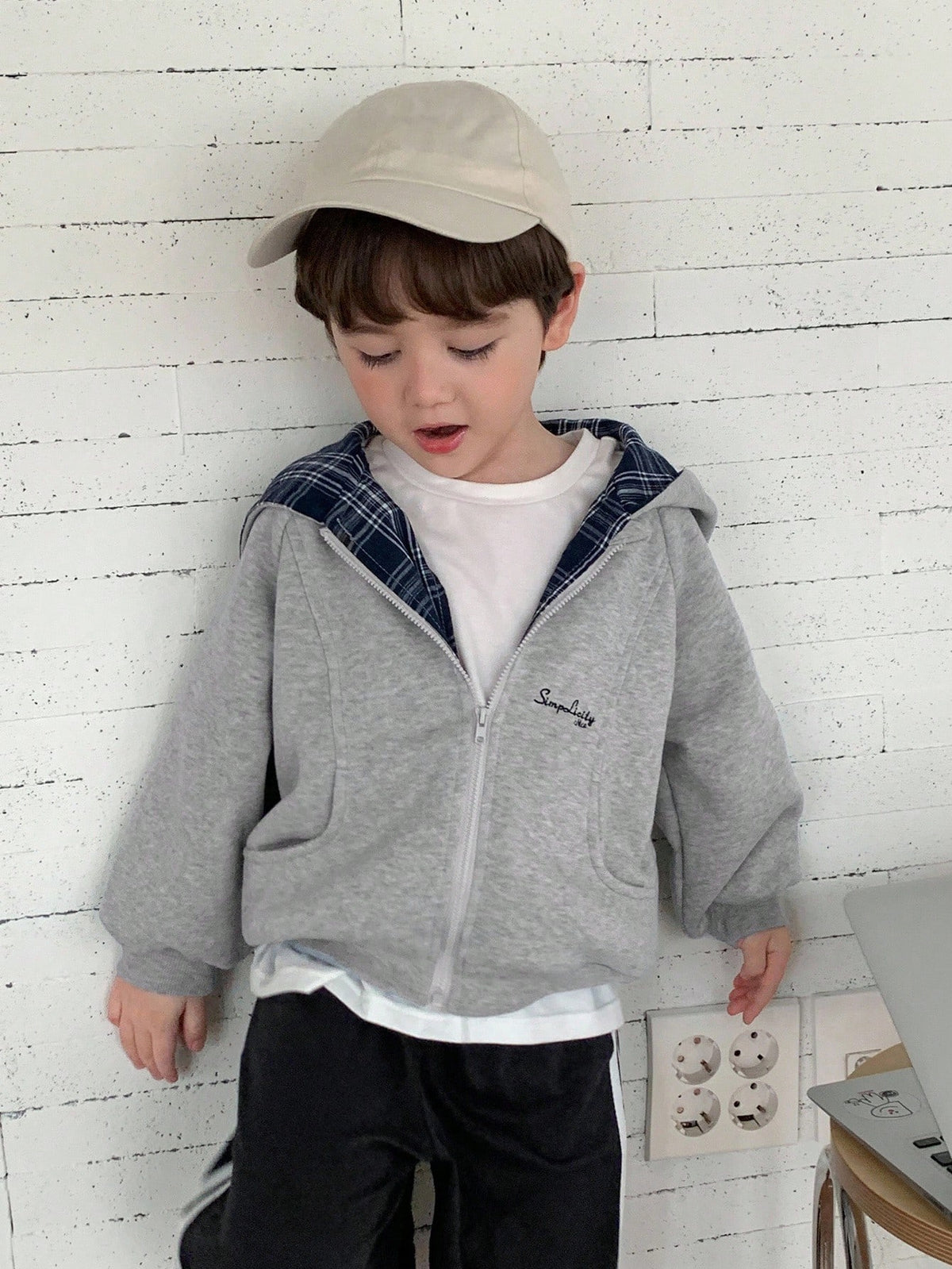 Hapijoa Kids Fall Clothes, Young Boys Thermal Lined Jacket, Patchwork Plaid Hooded, Casual Loose Fit, Letter Print, Minimalist Style, Autumn